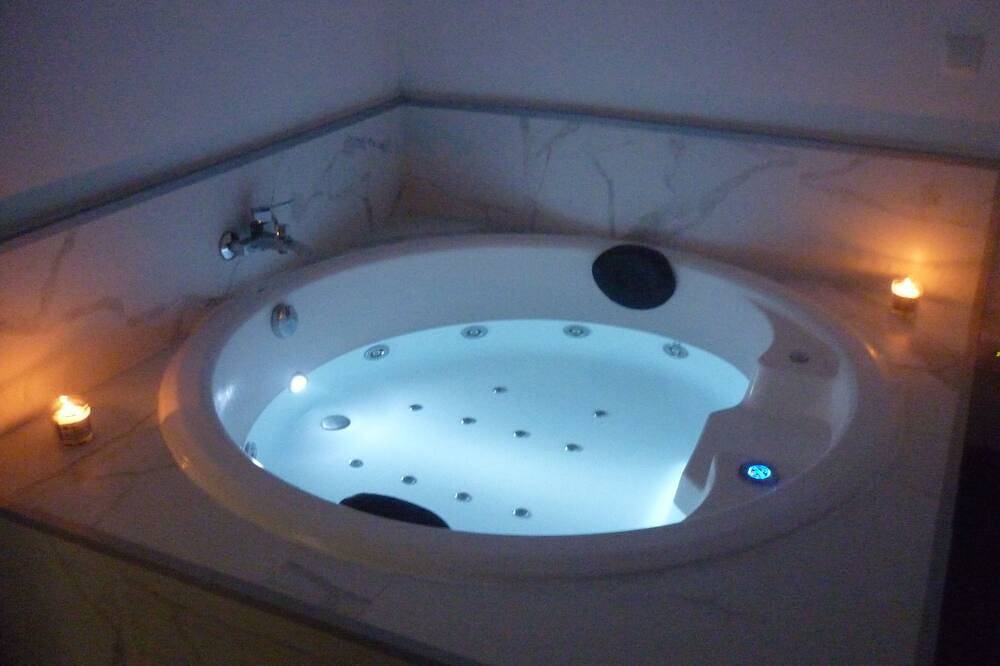 Apartamento entero, Apartamento con Jacuzzi y Wifi in Ramales de la Victoria, Costa de Cantabria