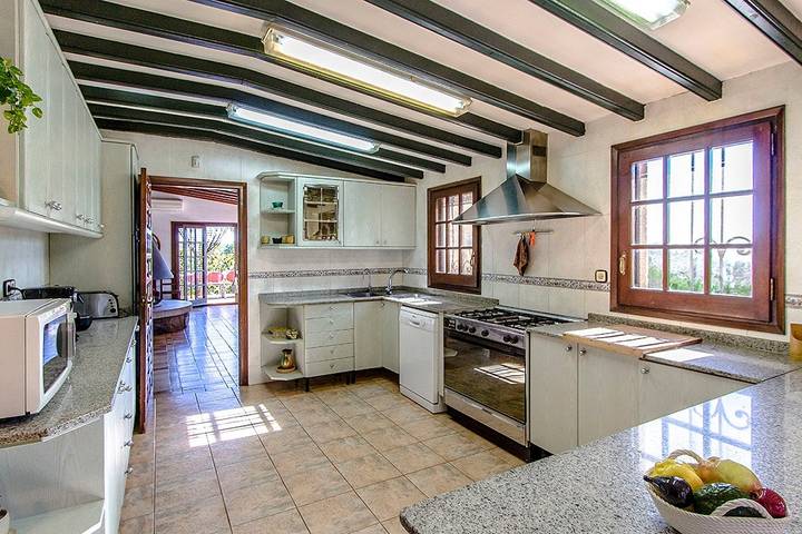 Chalet para 24 personas, con jardín y terraza, Se admiten mascotas en Valles Oriental - 2