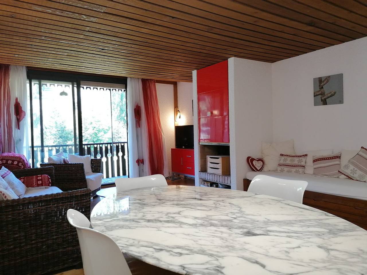 Entire apartment, Spacious Renovated 2-Room Apartment, Front of Slopes, Close to Shops, South-Facing Balcony in Pra Loup in Pra-Loup, Uvernet-Fours