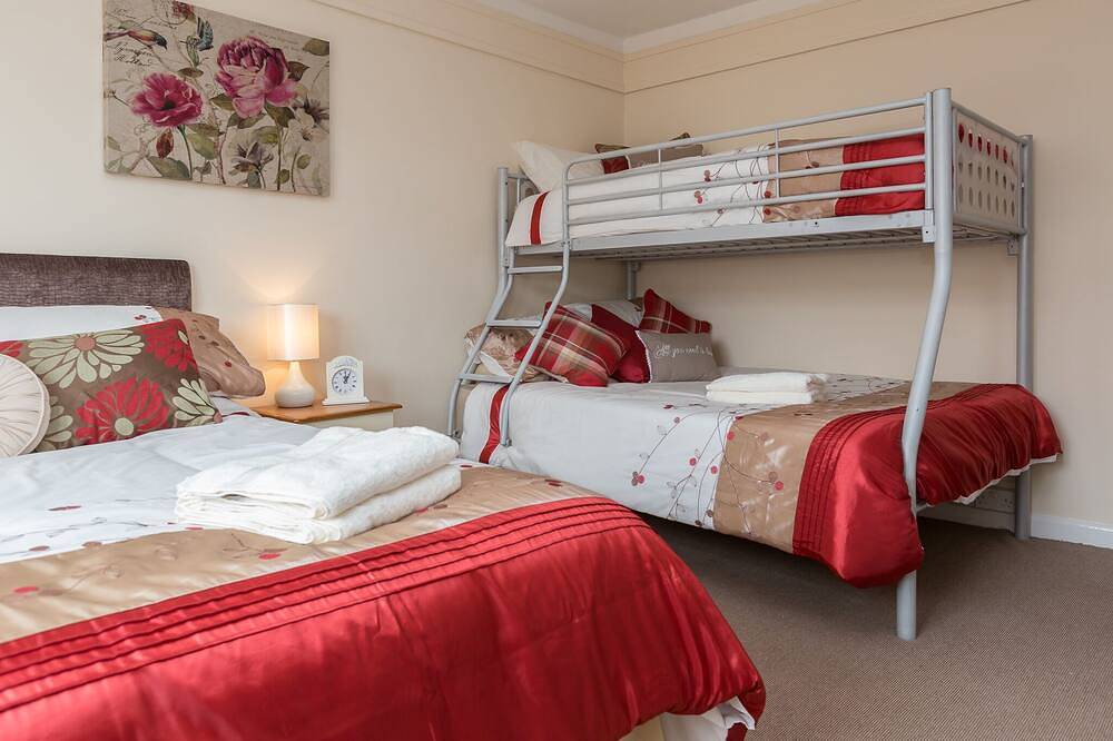 Apartment for 6 People in Paignton, Torbay