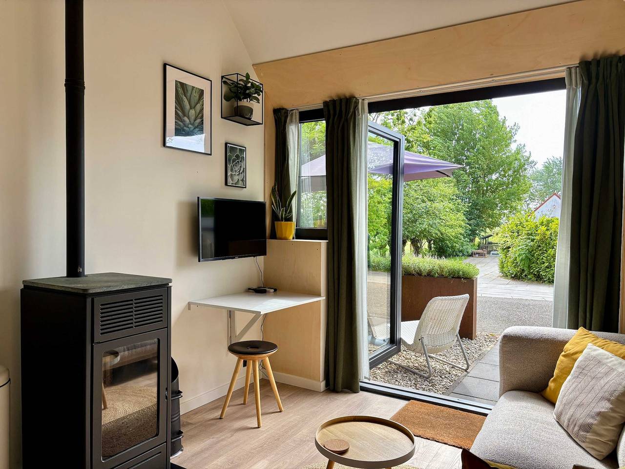 Tiny house with fireplace in polder | Tiny House Gold in Groede, Zeeland Coast