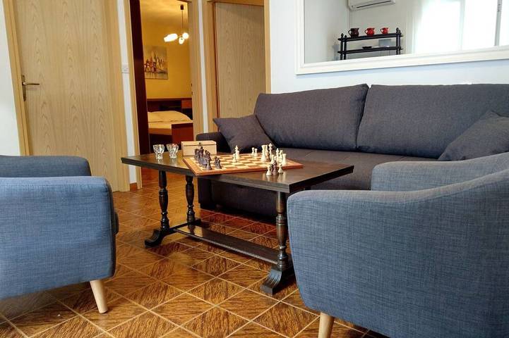 Ferienhaus für 6 Personen, mit Balkon und Garten, mit Haustier in Dobrinj