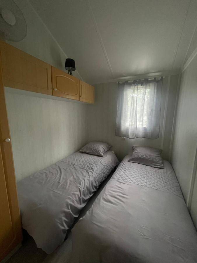 Gîte pour 4 personnes, avec terrasse ainsi que vue et piscine, animaux acceptés à Lissac-sur-Couze - 3