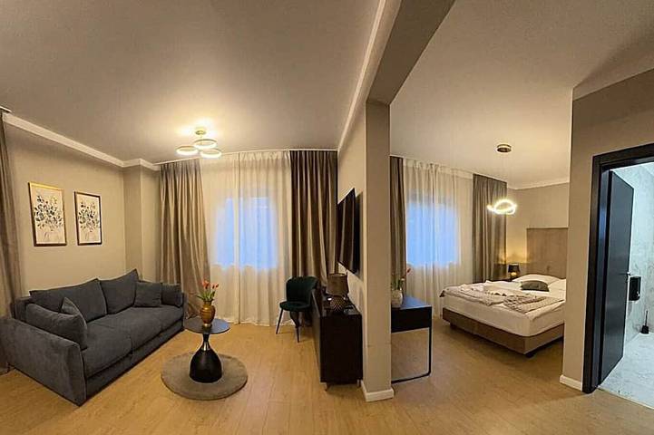 Deluxe Suite with Private Outdoor Jacuzzi & Terrace in Smoljanac, Plitvicer Seen