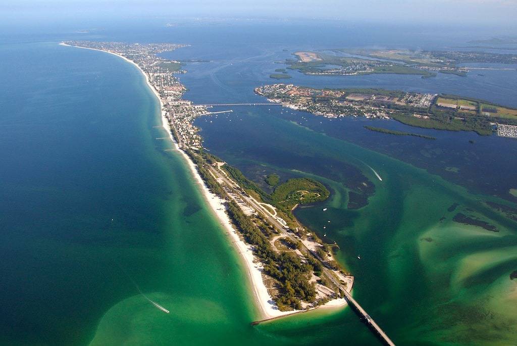 Nur 2 Br 2 voll Ba auf Anna Maria Island Schritte zum Strand renoviert in Bradenton Beach, Anna Maria Island