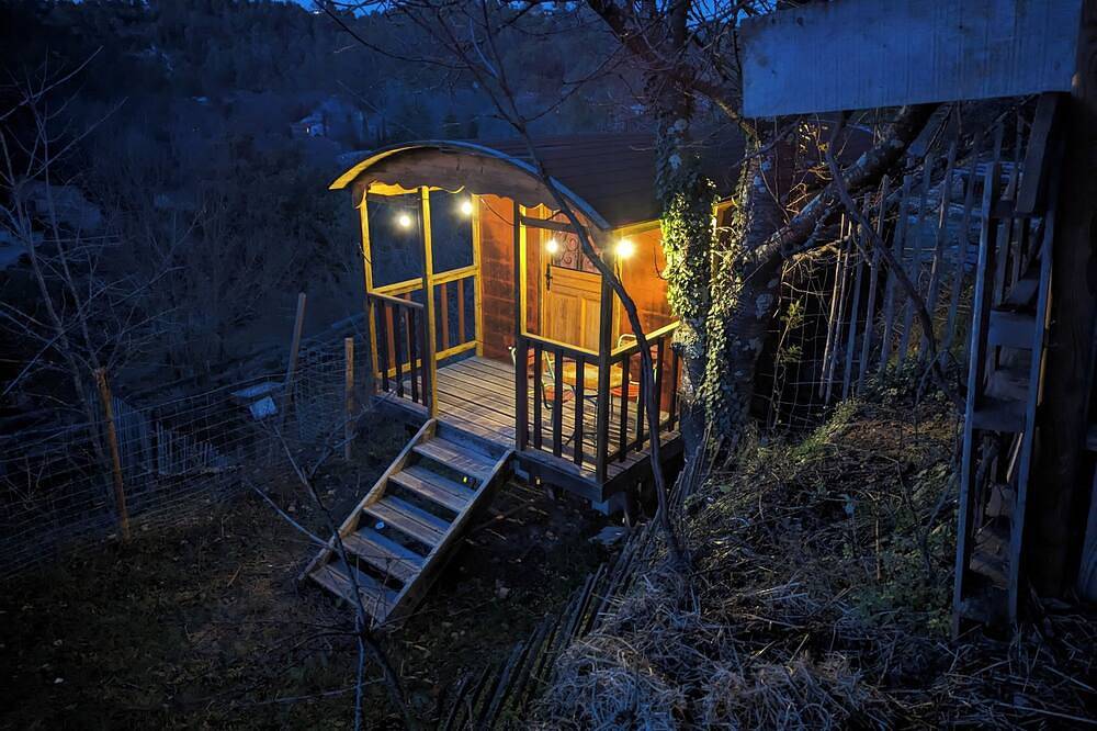 Charming gypsy caravan in green Provence, at La Mauvaise Herbe, Barjols in Barjols, Brignoles region