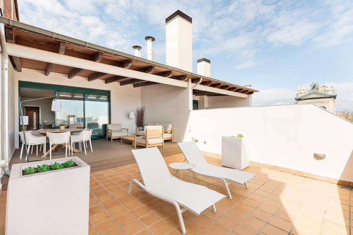 Appartamento per 5 persone, con terrazza a Barri Gòtic