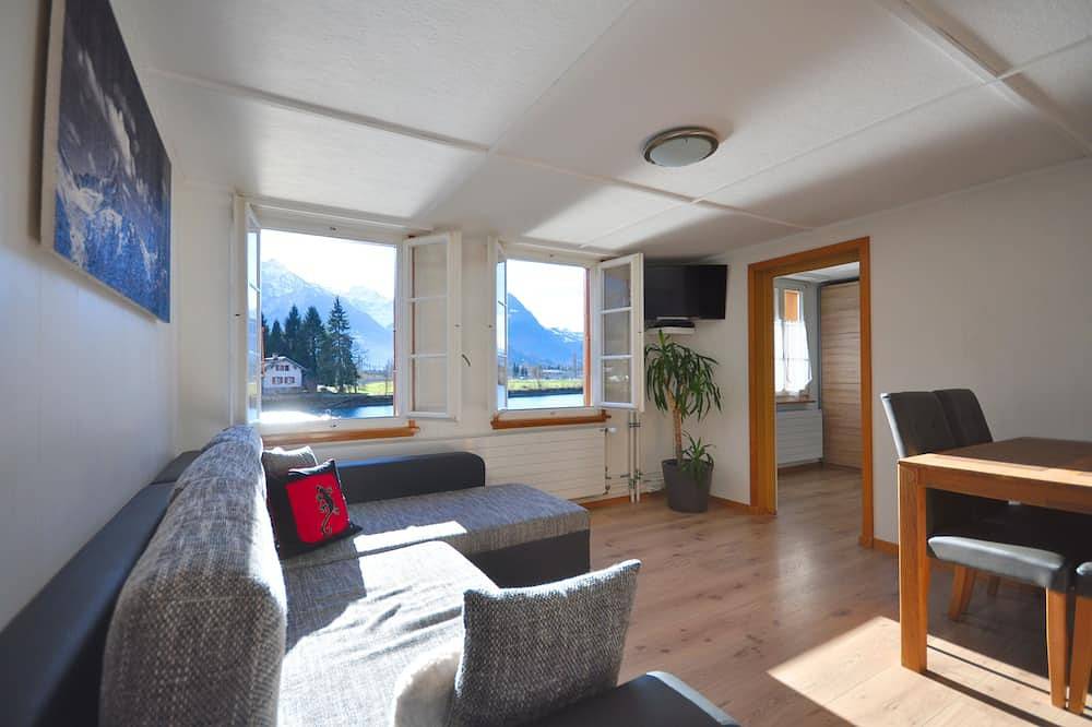Ganze Wohnung, Geräumige, helle Wohnung mit herrlichem Ausblick.  4 Personen.   Perfekte Wochenende. in Ringgenberg, Thunersee