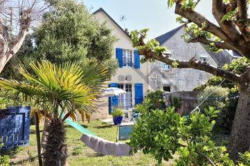 Location de vacances pour 6 personnes, avec jardin et terrasse, animaux acceptés dans Plage de Grève Blanche (Guilvinec)