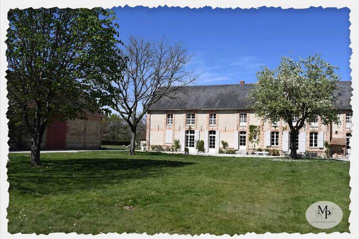 Location de vacances pour 14 personnes, avec piscine à Brinon-sur-Sauldre - 2