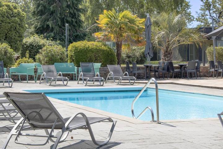 Hôtel pour 3 personnes, avec jardin et piscine à Vigneux-de-Bretagne