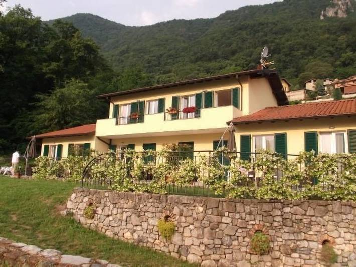 Ferienhaus für 20 Personen, mit Balkon und Terrasse sowie Garten in Onno (Oliveto Lario)