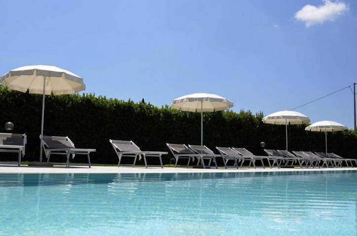 Location de vacances pour 3 personnes, avec jacuzzi ainsi que jardin et piscine à San Giuliano Terme - 4