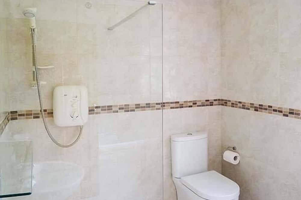 Hawthorn Farm Cottage, family friendly in Curry, County Sligo in County Sligo