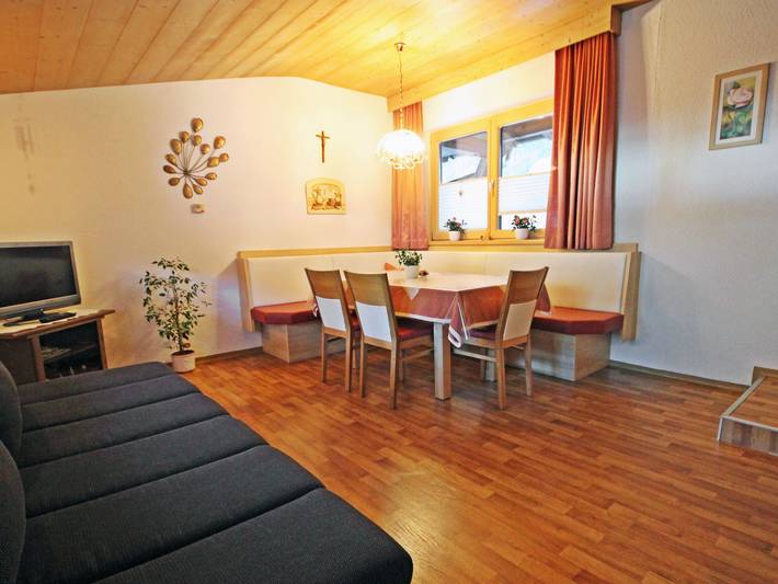 Ferienwohnung für 6 Personen, mit Balkon und Garten in Längenfeld - 2