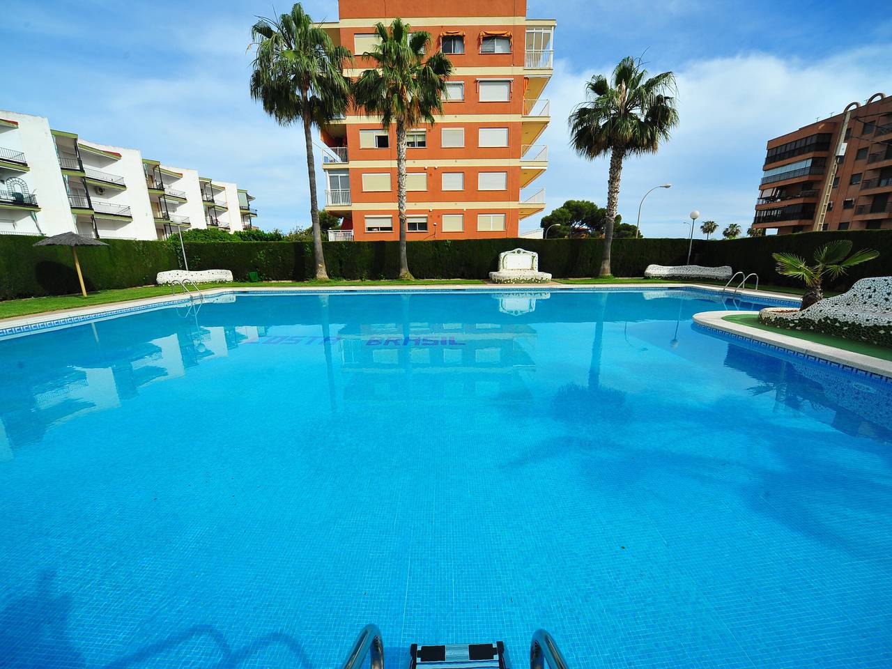 Entire apartment, Family apartment in Benicàssim with pool and terrace in Benicassim, Costa del Azahar