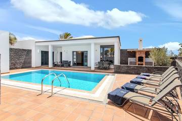 Chalet para 6 personas, con terraza y piscina en Lanzarote