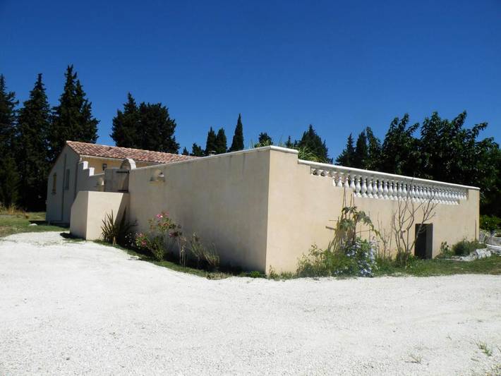 Location de vacances pour 4 personnes, avec vue ainsi que jardin et piscine, animaux acceptés à Châteaurenard - 4