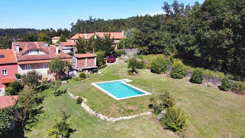 Apartamento para 9 personas, con Terraza además de Jardín y Piscina en Cuntis