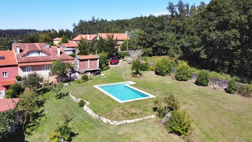 Maison de vacances pour 9 personnes, avec terrasse ainsi que jardin et piscine - 1
