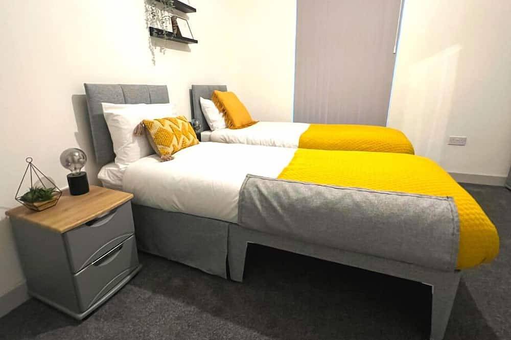 Cama de Matrimonio o Dos Camas-Baño con ducha-Vista a la Calle in Wigan, Gran Mánchester