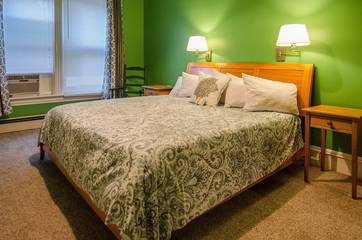 Bed And Breakfast for 2 Guests in Shelburne, Lake Champlain, Picture 2