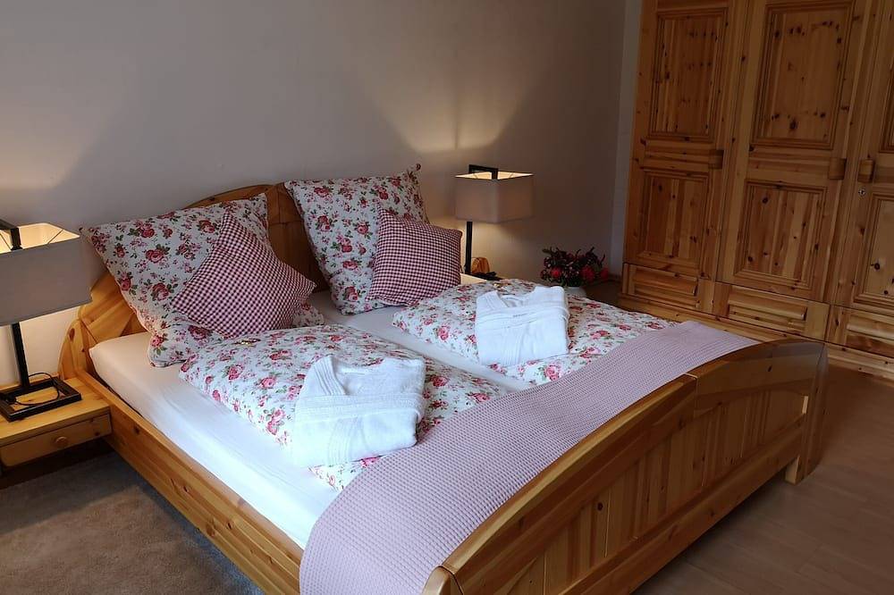 Seewärterhaus, unieke, directe locatie aan de oever van het meer Kronenburg in Kronenburg, Dahlem