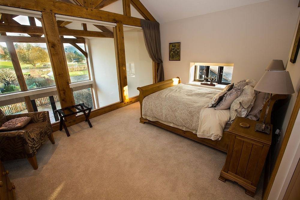 Schöne Scheune mit hervorragenden Aussichten und hochwertigen Einrichtungen in Surrey