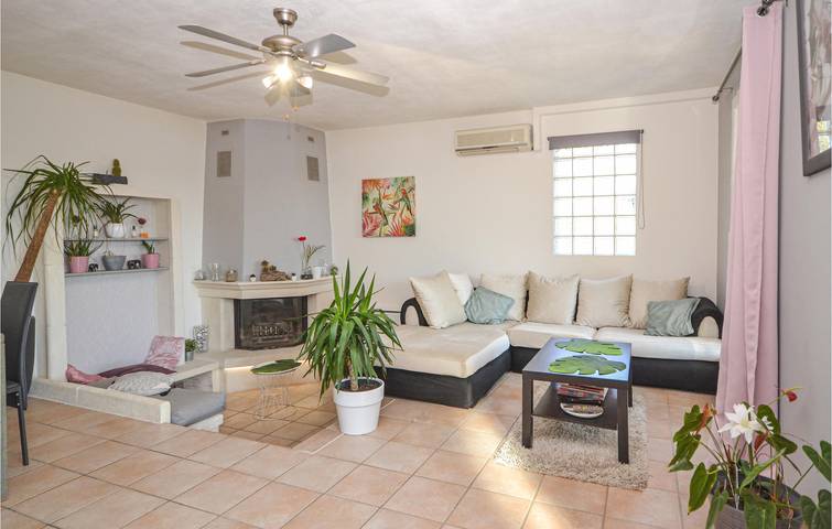 Location de vacances pour 6 personnes, avec jardin ainsi que piscine et terrasse à Saint-Paul-Trois-Châteaux - 2