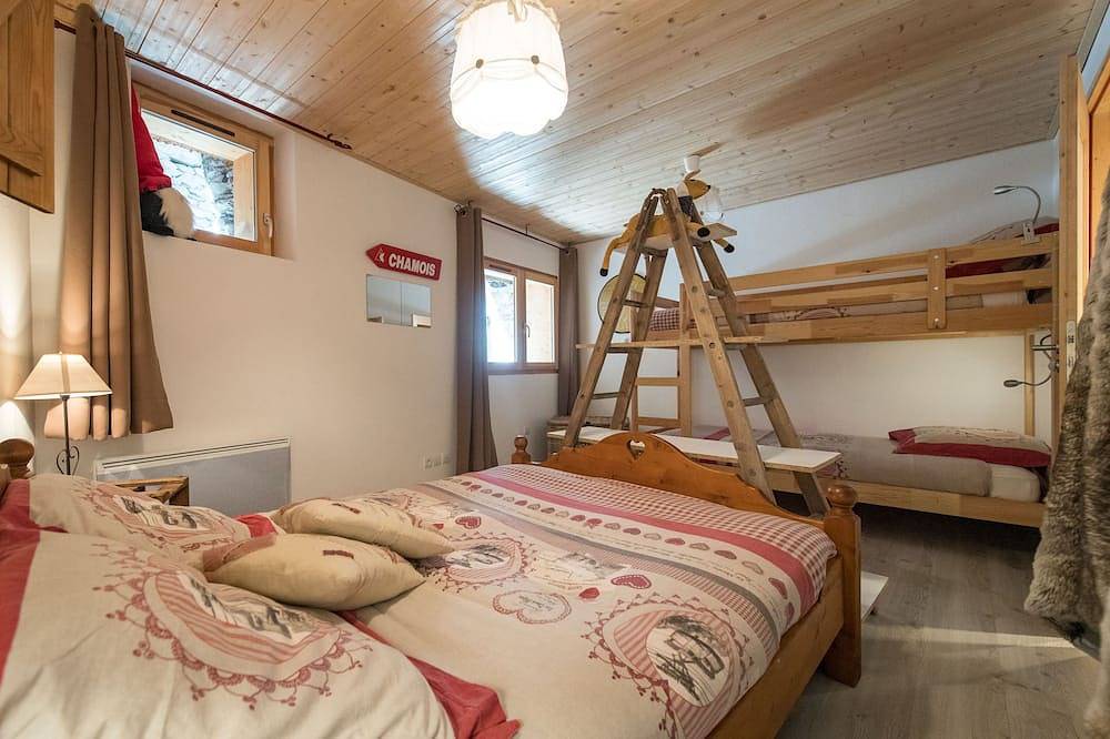 10 personas Chalet 100m² ambiente de montaña, gran gran esquí de invierno, senderismo en verano in Orelle, Región de Saint-Jean-de-Maurienne