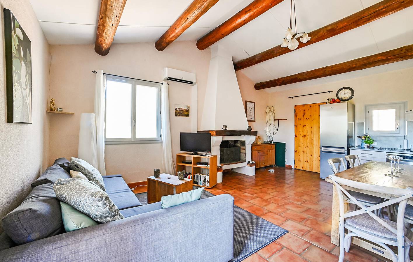 Gemütliches Apartment am Strand mit Annehmlichkeiten in Saint-André-de-Roquepertuis, Nimes und Umgebung