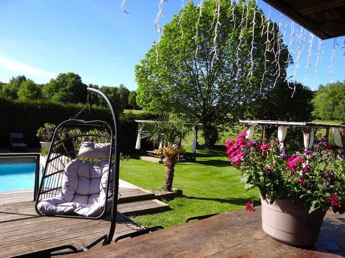 Gîte pour 2 personnes, avec piscine et jacuzzi ainsi que jardin et terrasse à Chaudes-Aigues - 3