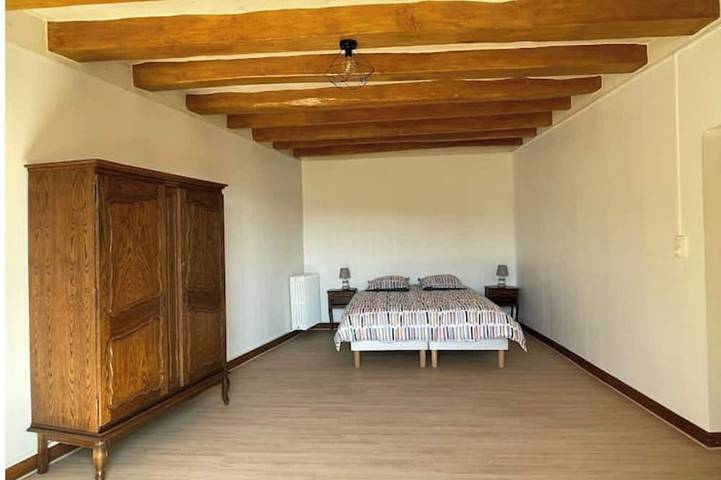 Location de vacances pour 6 personnes, avec jardin à Bréhémont - 3