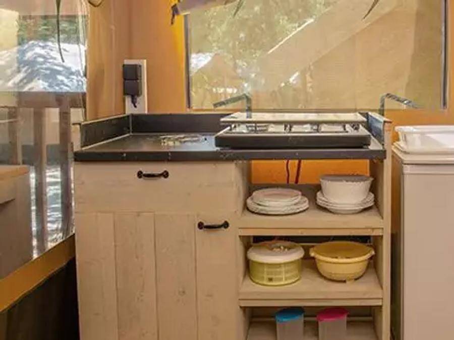 Camping Bi Village  - Safarizelt 5 personen - Super Lodge | 2 Schlafz. | 4/5 Pers. | Einfache Terrasse in Valbandon, Südküste Istrien