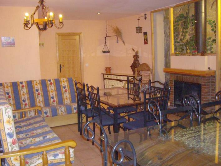 Casa rural para 13 personas, con vistas y terraza, Familias con niños en Provincia de Cuenca - 2