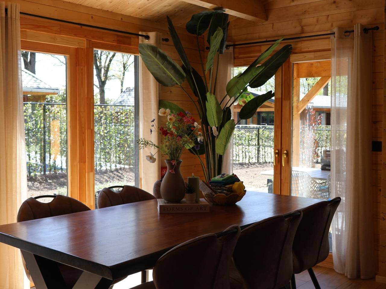 Luxuriöses Waldhäuschen für 4 Personen mit privatem Wellnessbereich in Meijel in Nationalpark De Groote Peel
