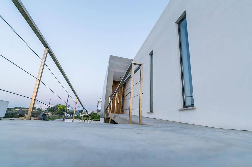 Villa mit Pool 800 m vom Strand entfernt. in Bordeira, Naturpark Südwest-Alentejo und Costa Vicentina