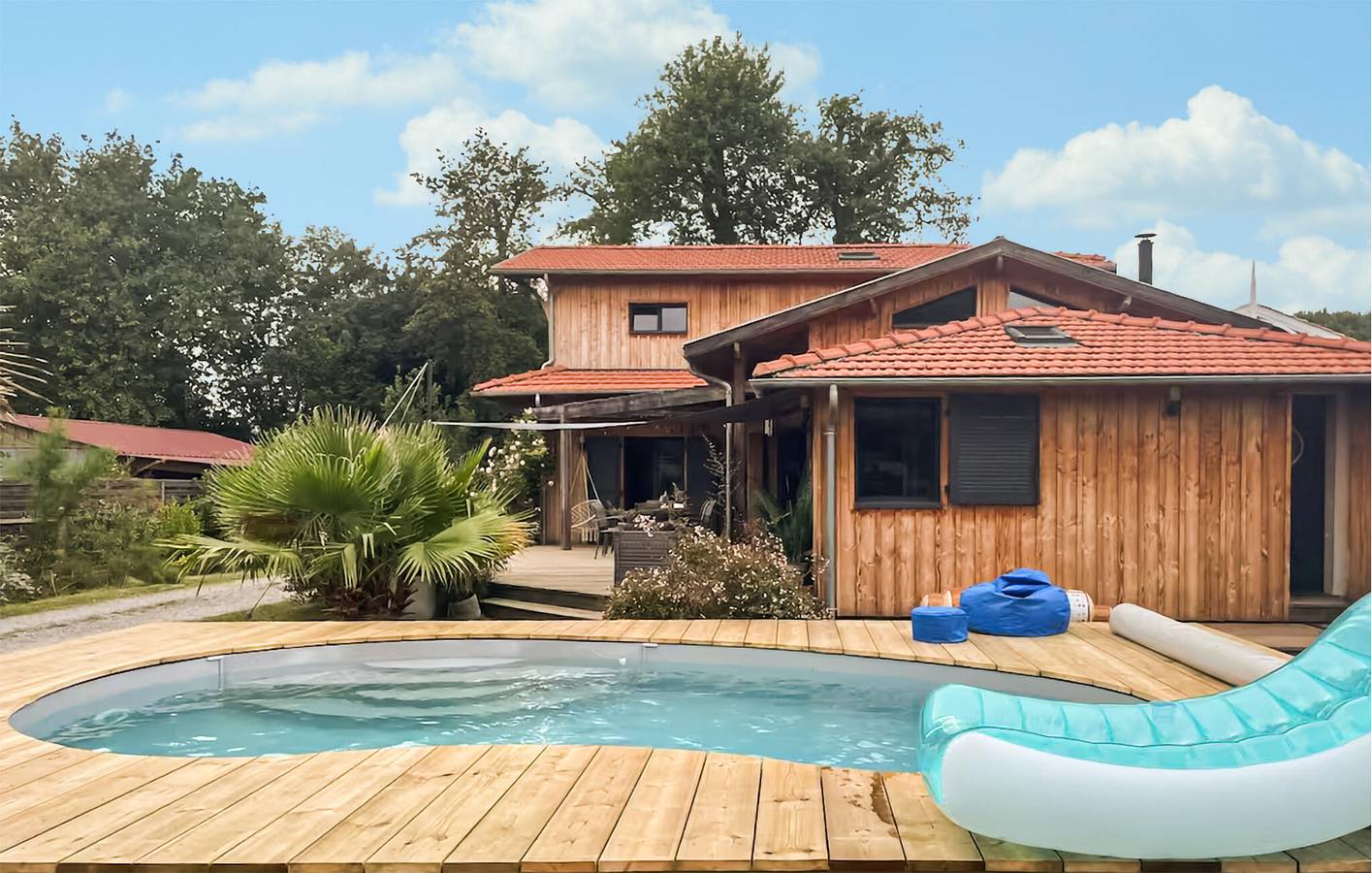 Geräumige 150 m² große Wohnung mit Pool, Parkplatz und WLAN, 1 km vom Strand entfernt in Andernos-les-Bains, Arcachon und Umgebung