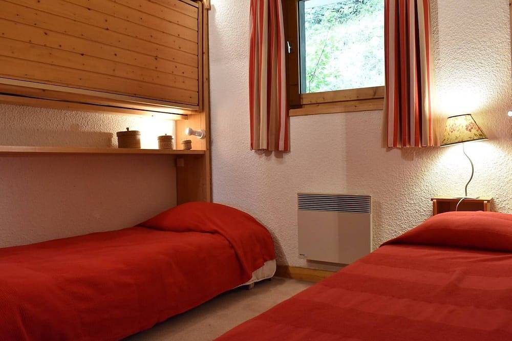 Ganze Wohnung, Gemütliche 2-Zimmer-Wohnung für 4 Personen, 300m zu den Pisten, Parkplatz, Skiraum in Les Allues, Les Trois Vallées