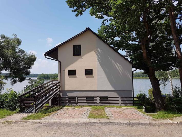 Ferienhaus mit wunderschönen Ausblick mit Terrasse direkt am Badesee in Sliw, Budweis und Umgebung