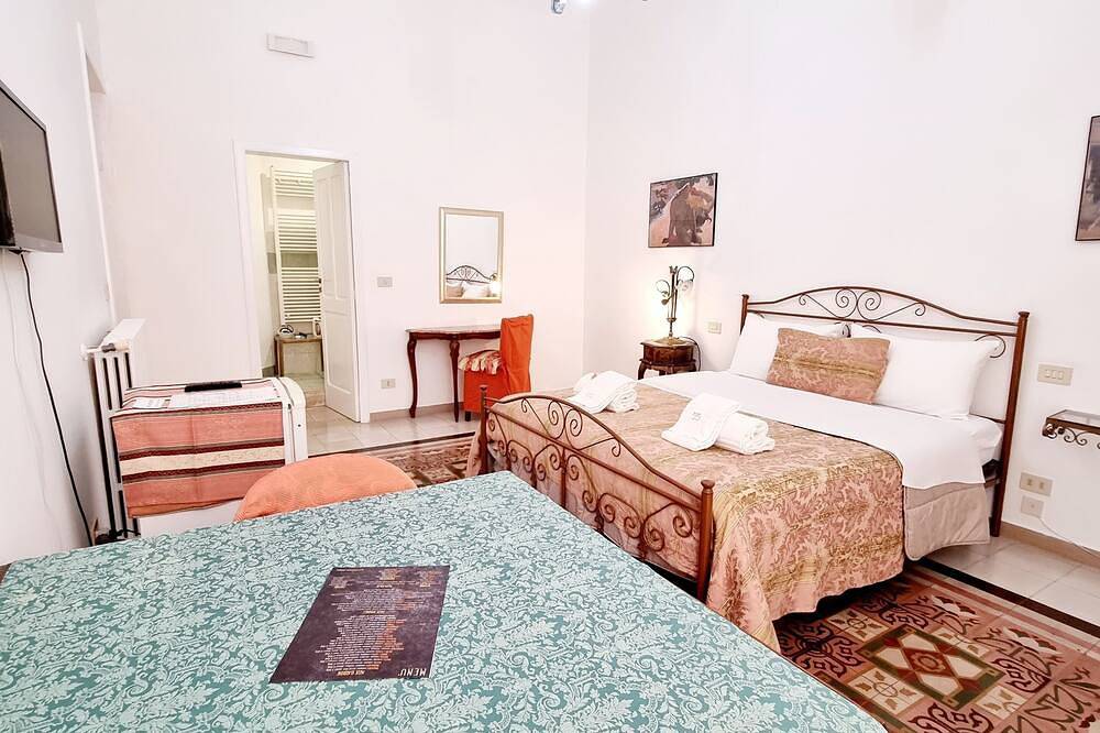 Lecce center - double room with en suite bathroom in Lecce, Lecce Province
