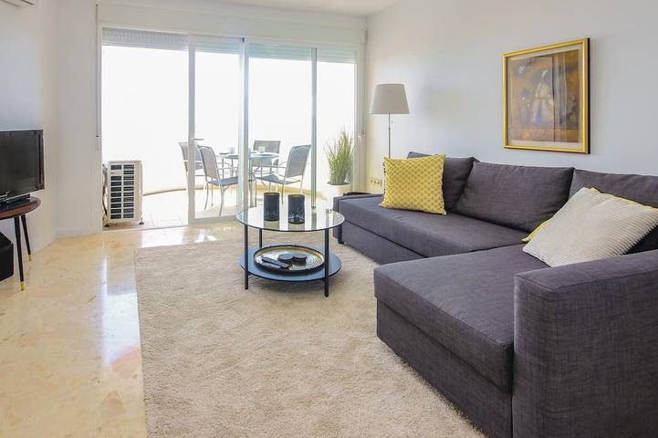 Ganze Wohnung, Sunny Apartment in Marbella in Marbella Ost, Marbella