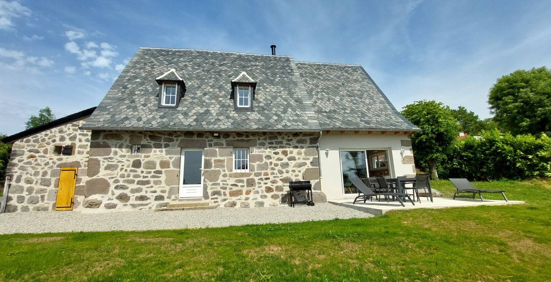 Gîte pour 6 personnes, à 15 min d'Aurillac, Cantal in Saint-Étienne-de-Carlat, Région d'Aurillac