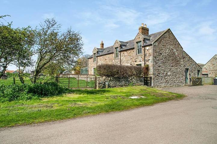 Cottage for 6 people, with Garden in Holy Island