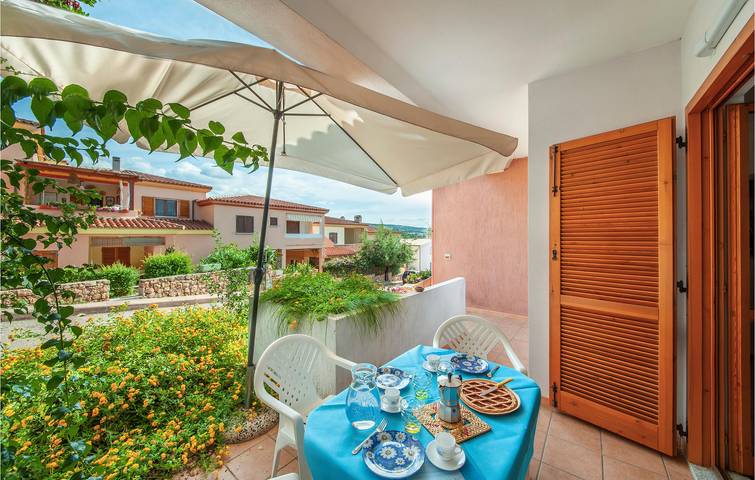 Appartement de vacances entier, Appartement de plage au rez-de-chaussée avec cuisine in Isola Rossa, Trinità d'Agultu e Vignola
