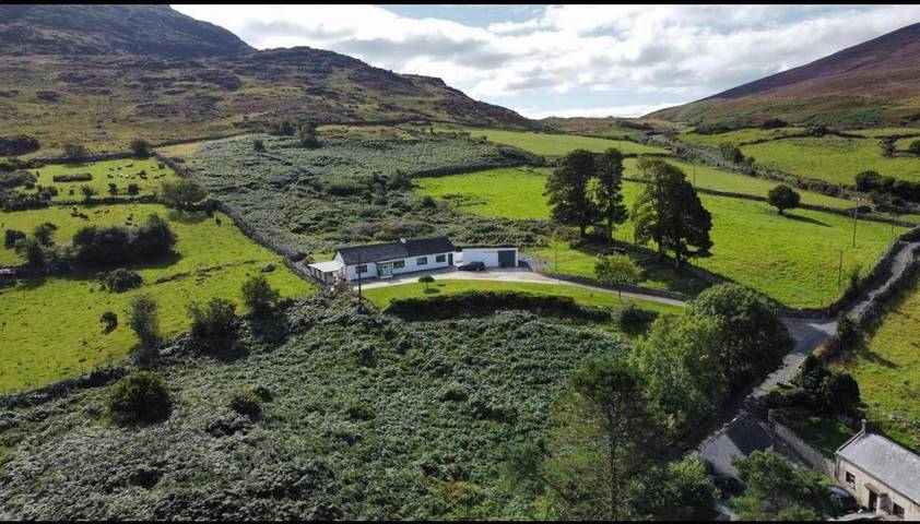 Holiday rental for 12 people, with view and garden in Dundalk
