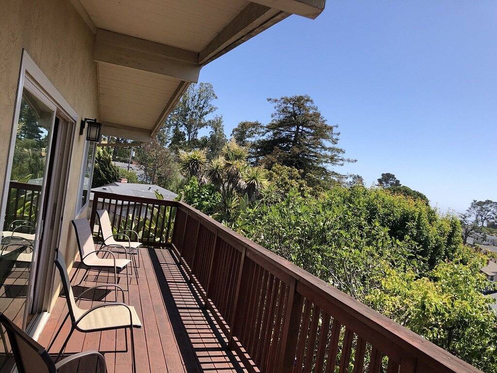 Ein geräumiges Haus mit einer großartigen Aussicht auf die Bucht von San Francisco in El Cerrito, Contra Costa County