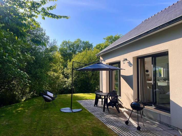 Location de vacances pour 4 personnes, avec Terrasse ainsi que Jardin et Vue à Loperhet