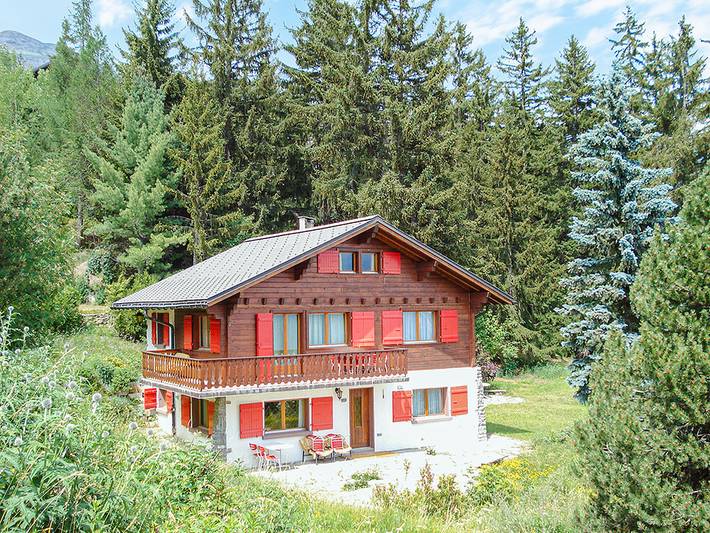Ferienhaus für 7 Personen, mit Balkon und Terrasse sowie Sauna und Ausblick im Wallis