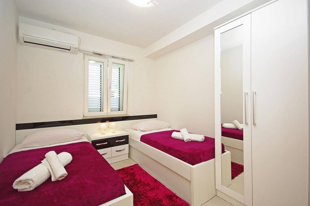 Villa mit beheiztem Pool und Whirlpool in der Oase der Ruhe und Stille in Vrgorac, Makarska Riviera